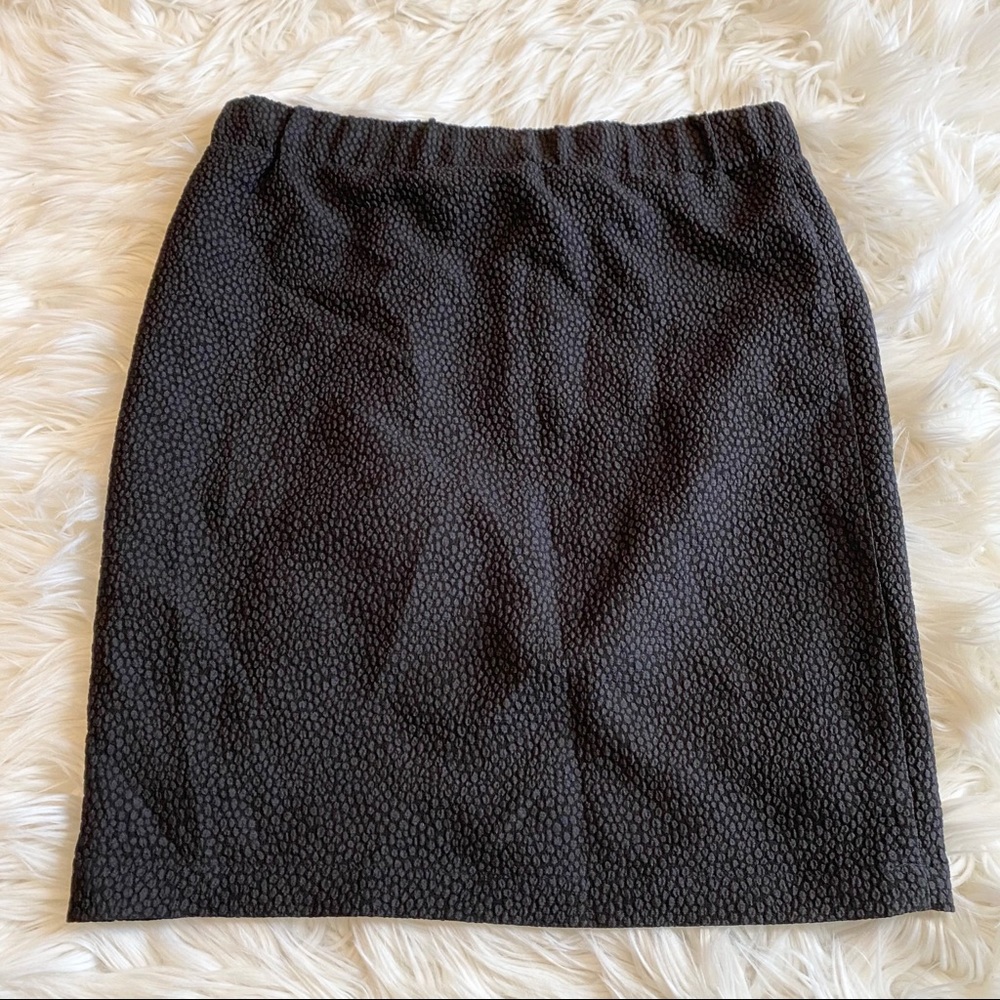 B. Young Helene Pencil Skirt Small